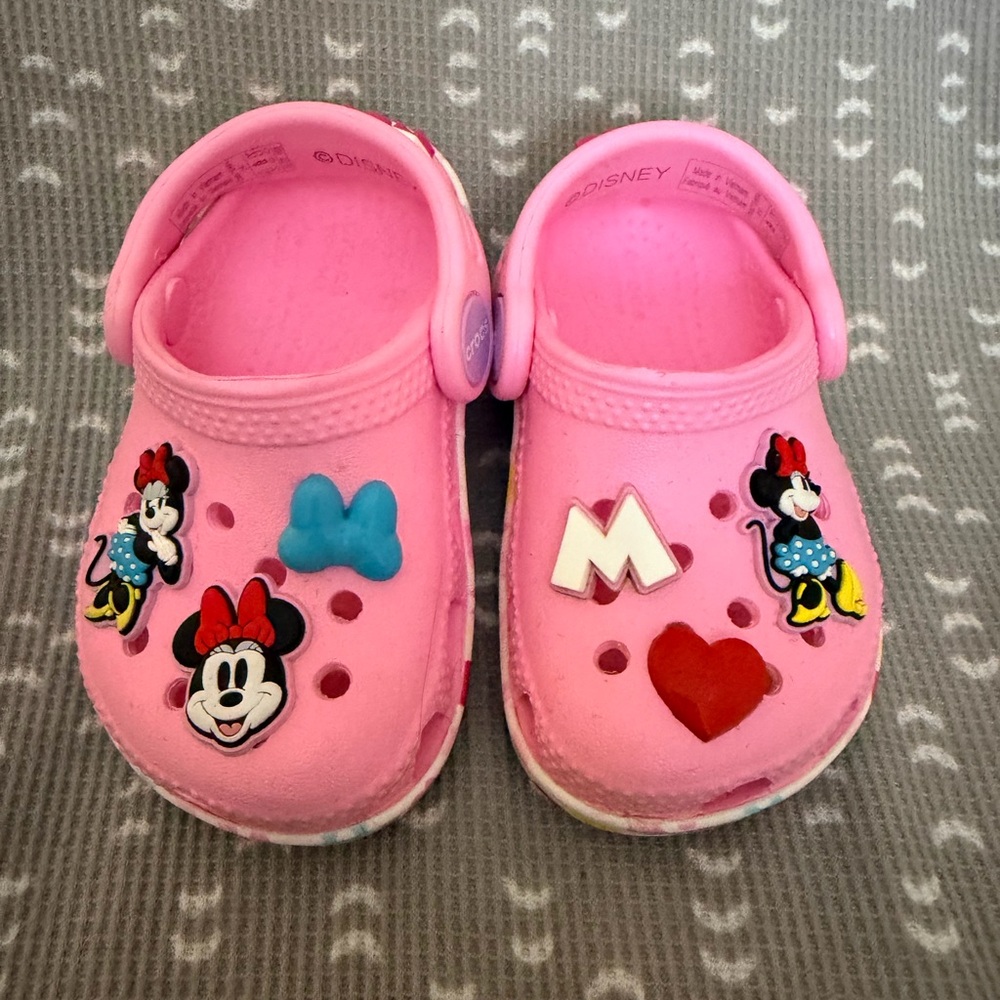 Disney x Crocs Minnie Mouse Clogs Pink Size 4C